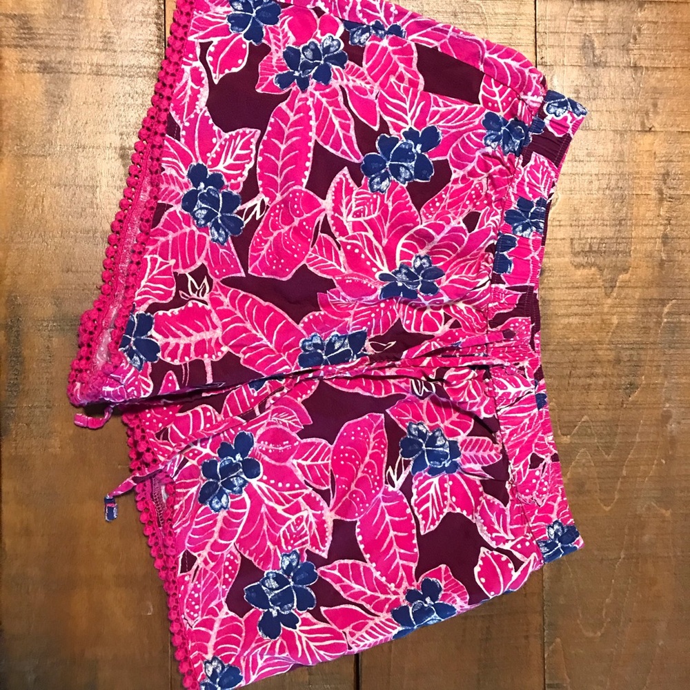 Holistic flowy shorts